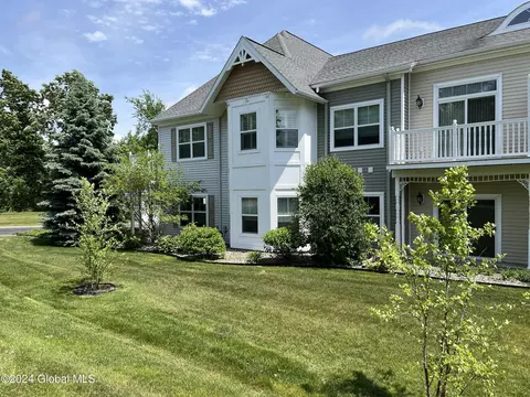 705 Heather Ln, Altamont, NY 12009 photo 4