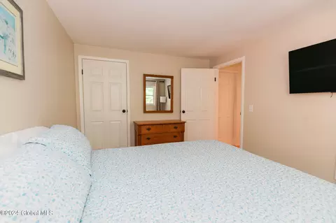 Bedroom - 232 Bear Gulch Rd, Summit, NY 12175 photo 4 of 6