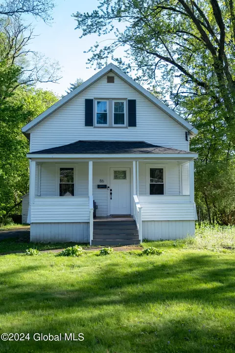 86 Pashley Rd, Glenville, NY 12302