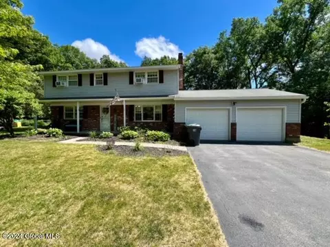 15 Sunrise Ter, Clifton Park, NY 12065
