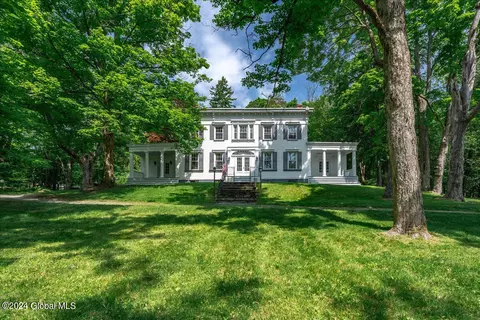 95 Brunswick Rd, Troy, NY 12180