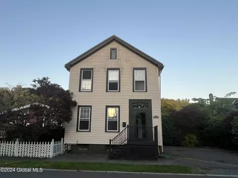 646 6th Ave, Troy, NY 12182