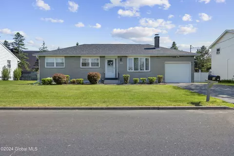 10 Hadden Ln, Troy, NY 12180