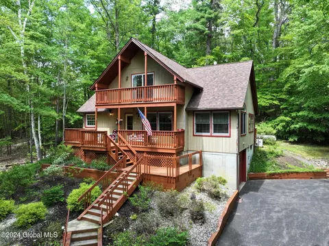 84 Pine Orchard Rd, Hague, NY 12836