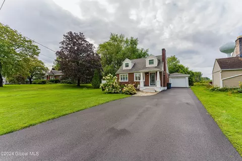 58 Cross St, Cohoes, NY 12047
