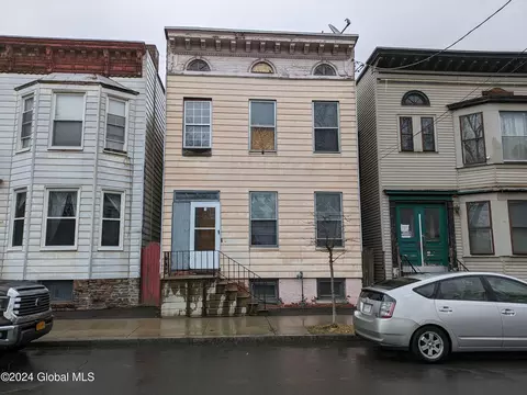 449 1st St, Albany, NY 12206