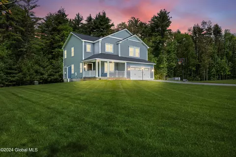 6 Pine Bark Pl, Saratoga Springs, NY 12866