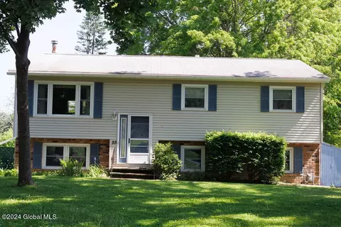 53 Glaston Ct, Voorheesville, NY 12186
