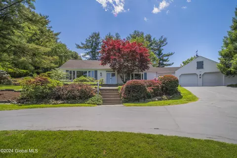 3400 Rosendale Rd, Niskayuna, NY 12309