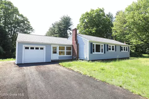 71 Scotch Bush Rd, Glenville, NY 12027
