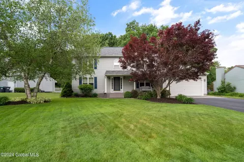 13 Mallards Lndg N, Waterford, NY 12188