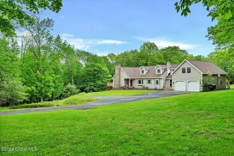 438 Babcock Lake Rd, Petersburgh, NY 12138
