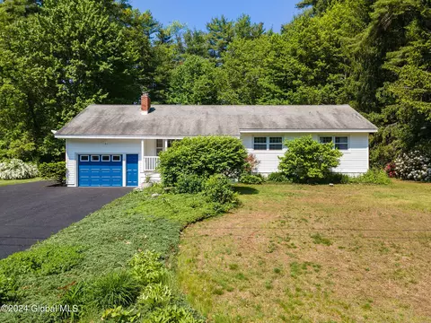 169 Juniper Dr, Ballston Spa, NY 12020