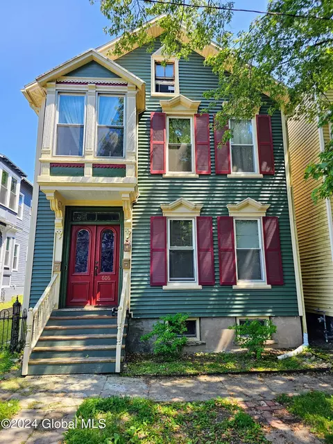 606 4th Ave, Troy, NY 12182