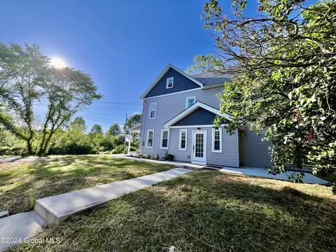 443 Mckay Rd, Perth, NY 12010