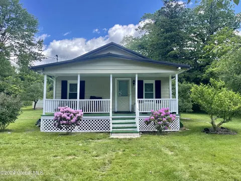 610 Rock City Rd, Ballston Spa, NY 12020