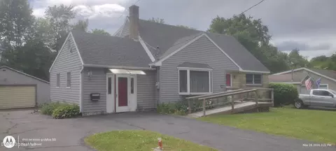 18 Rugby Rd, East Greenbush, NY 12061