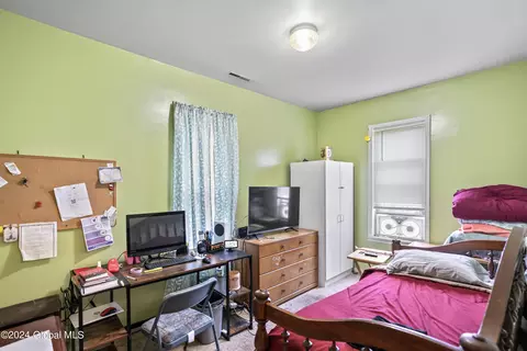 Bedroom - 829 Stanley St, Schenectady, NY 12307 photo 2 of 2