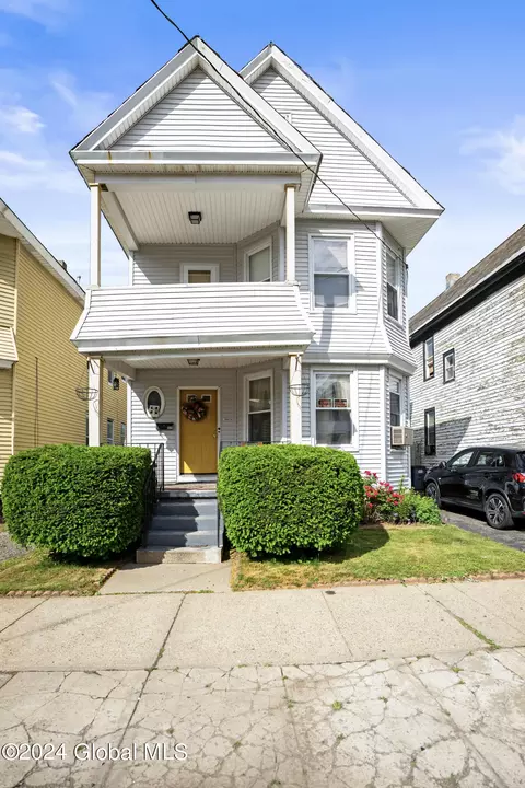 829 Stanley St, Schenectady, NY 12307