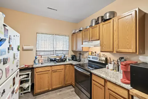 Kitchen - 829 Stanley St, Schenectady, NY 12307 photo 2 of 2