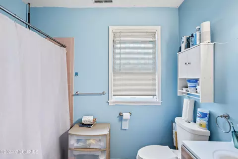 Bath - 829 Stanley St, Schenectady, NY 12307 photo 3 of 3