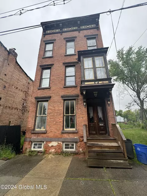 13 Lexington Ave, Albany, NY 12206