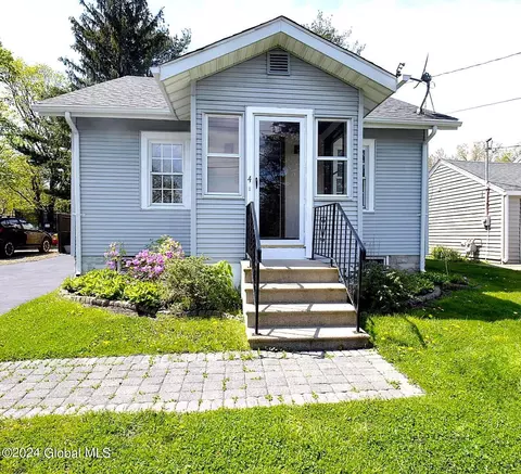 4 Western Ave, Watervliet, NY 12189