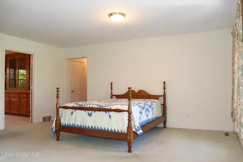 Bedroom - 4 Praise Ln, Glenville, NY 12302 photo 9 of 10
