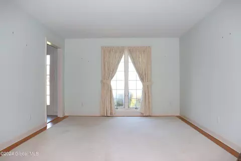 Living - 4 Praise Ln, Glenville, NY 12302 photo 1 of 5