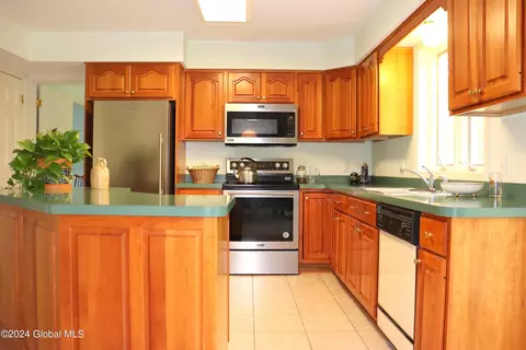 Kitchen - 4 Praise Ln, Glenville, NY 12302 photo 1 of 5