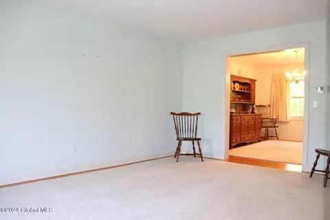 Living - 4 Praise Ln, Glenville, NY 12302 photo 2 of 5