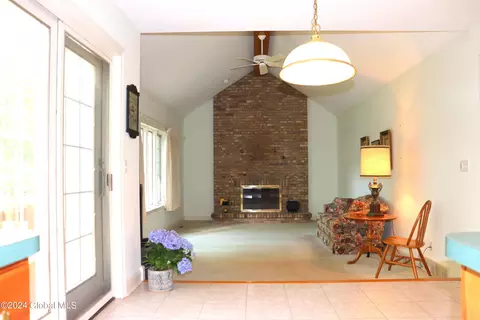 Living - 4 Praise Ln, Glenville, NY 12302 photo 3 of 5