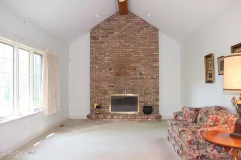 Living - 4 Praise Ln, Glenville, NY 12302 photo 4 of 5