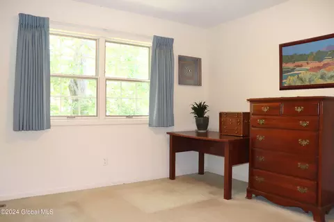 Bedroom - 4 Praise Ln, Glenville, NY 12302 photo 4 of 10