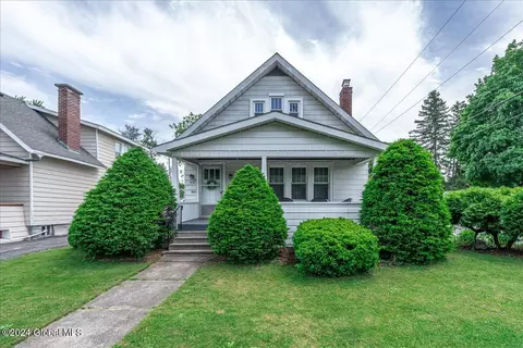 1102 Baker Ave, Schenectady, NY 12309