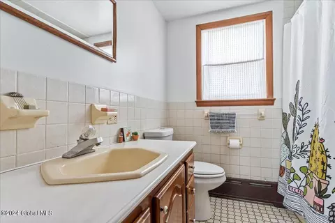 1102 Baker Ave, Schenectady, NY 12309 photo 21