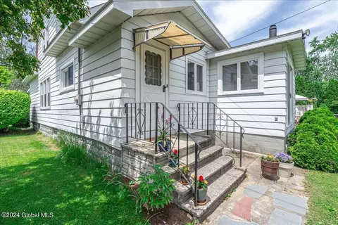 1102 Baker Ave, Schenectady, NY 12309 photo 40