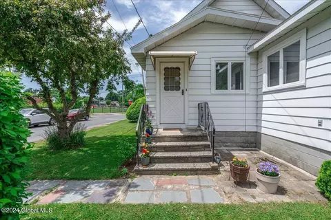 1102 Baker Ave, Schenectady, NY 12309 photo 38