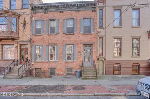 138 Lancaster St, Albany, NY 12210
