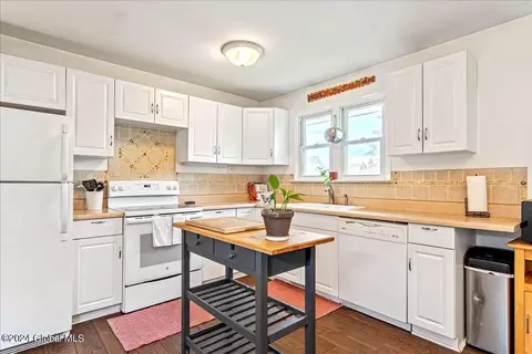 209 Sherman Ave, Troy, NY 12180 photo 11