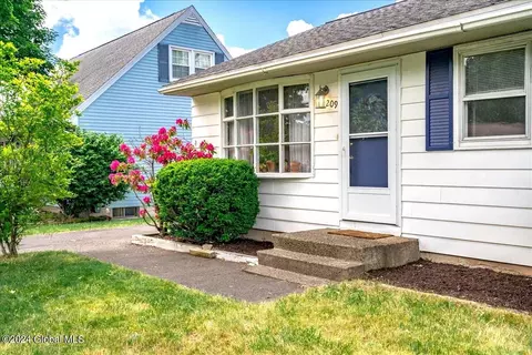 209 Sherman Ave, Troy, NY 12180 photo 4
