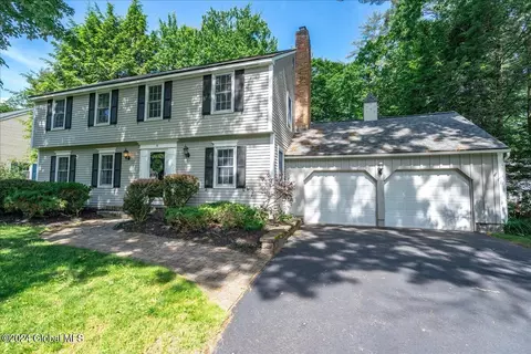 41 Darnley Grn, Delmar, NY 12054