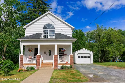 35 Dudley Ave, Cohoes, NY 12047