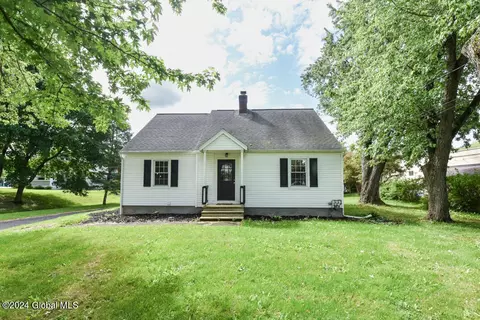111 Main St, Altamont, NY 12009