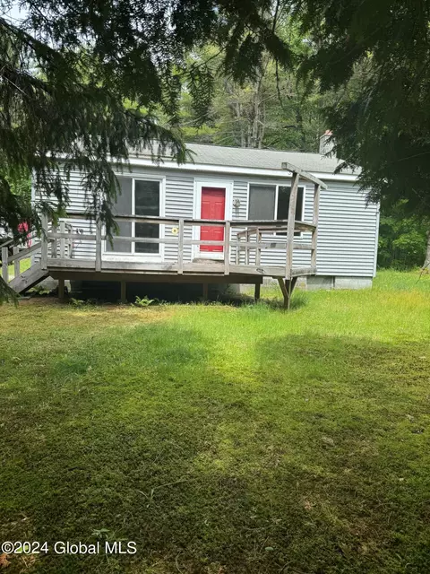 281 Lampman Rd, Broadalbin, NY 12025