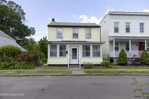 425 7th Ave, Troy, NY 12182