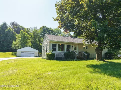 189 Bloomingrove Dr, Troy, NY 12180