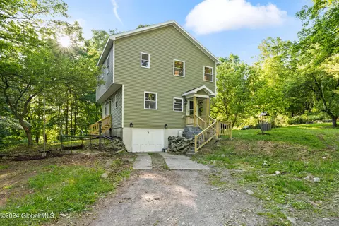 1324 Blue Factory Hill Rd, Cropseyville, NY 12052
