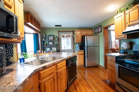 Kitchen - 114 County Hwy 126, Broadalbin, NY 12025 photo 3 of 5