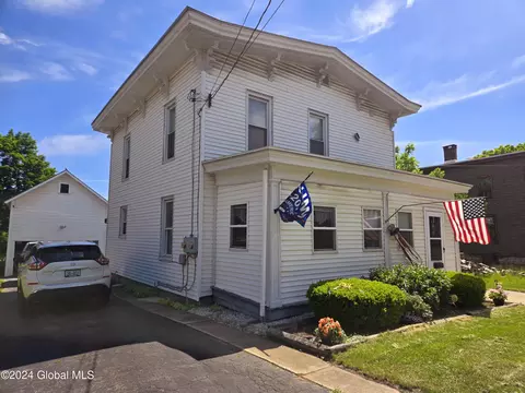 11 E Main St, Nelliston, NY 13410